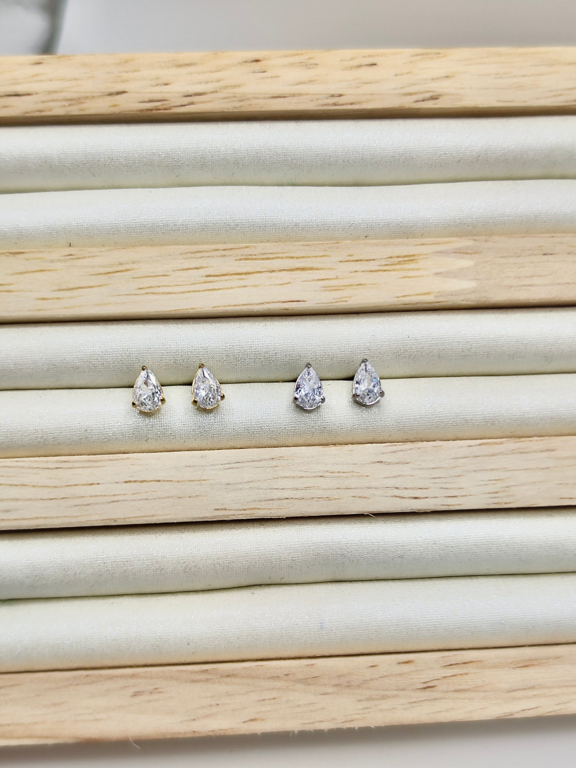 Pendientes Gota en Acero Inoxidable – Dorado y Plateado