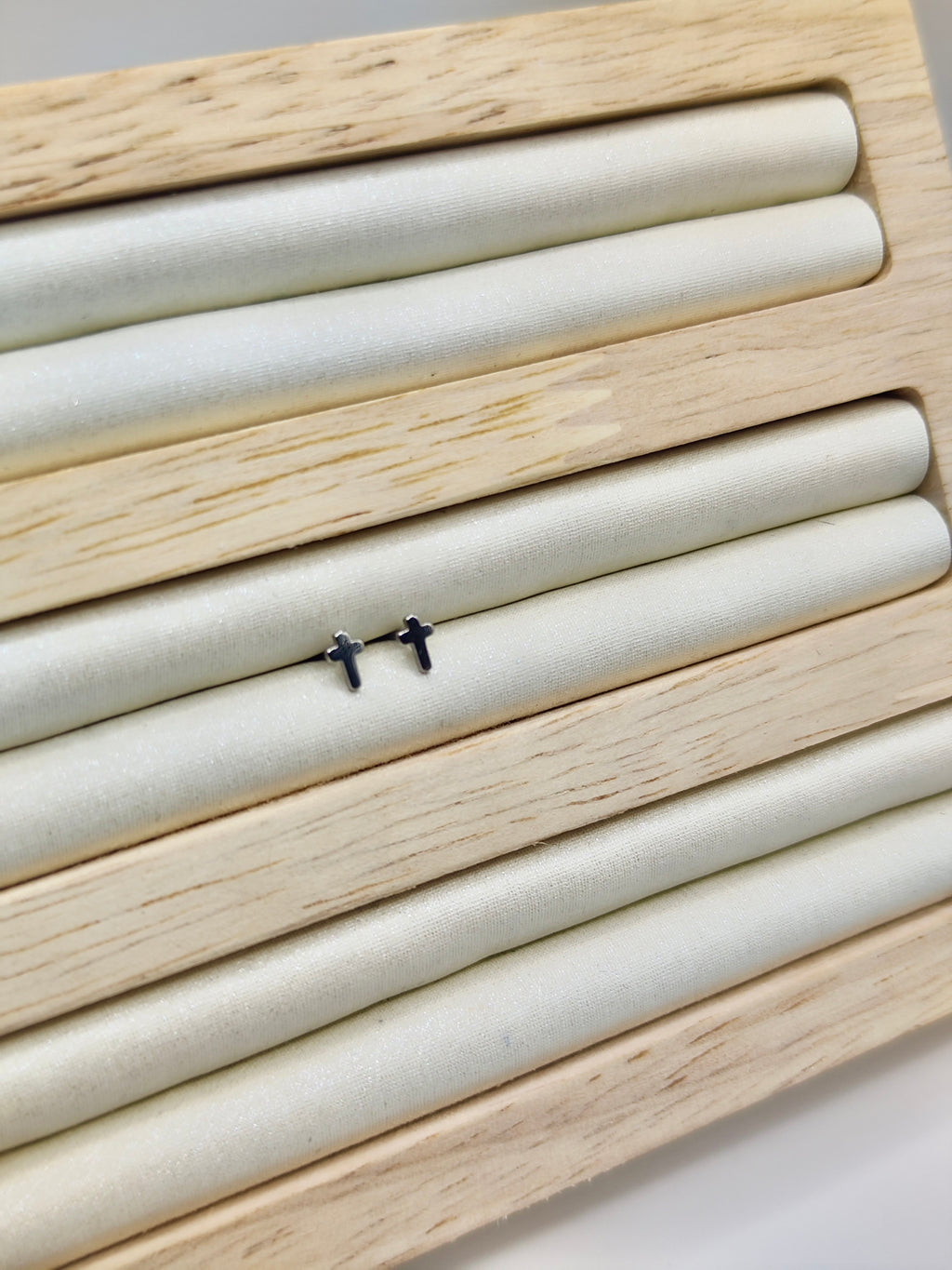 Pendientes Cruz en Acero Inoxidable – Dorado y Plateado