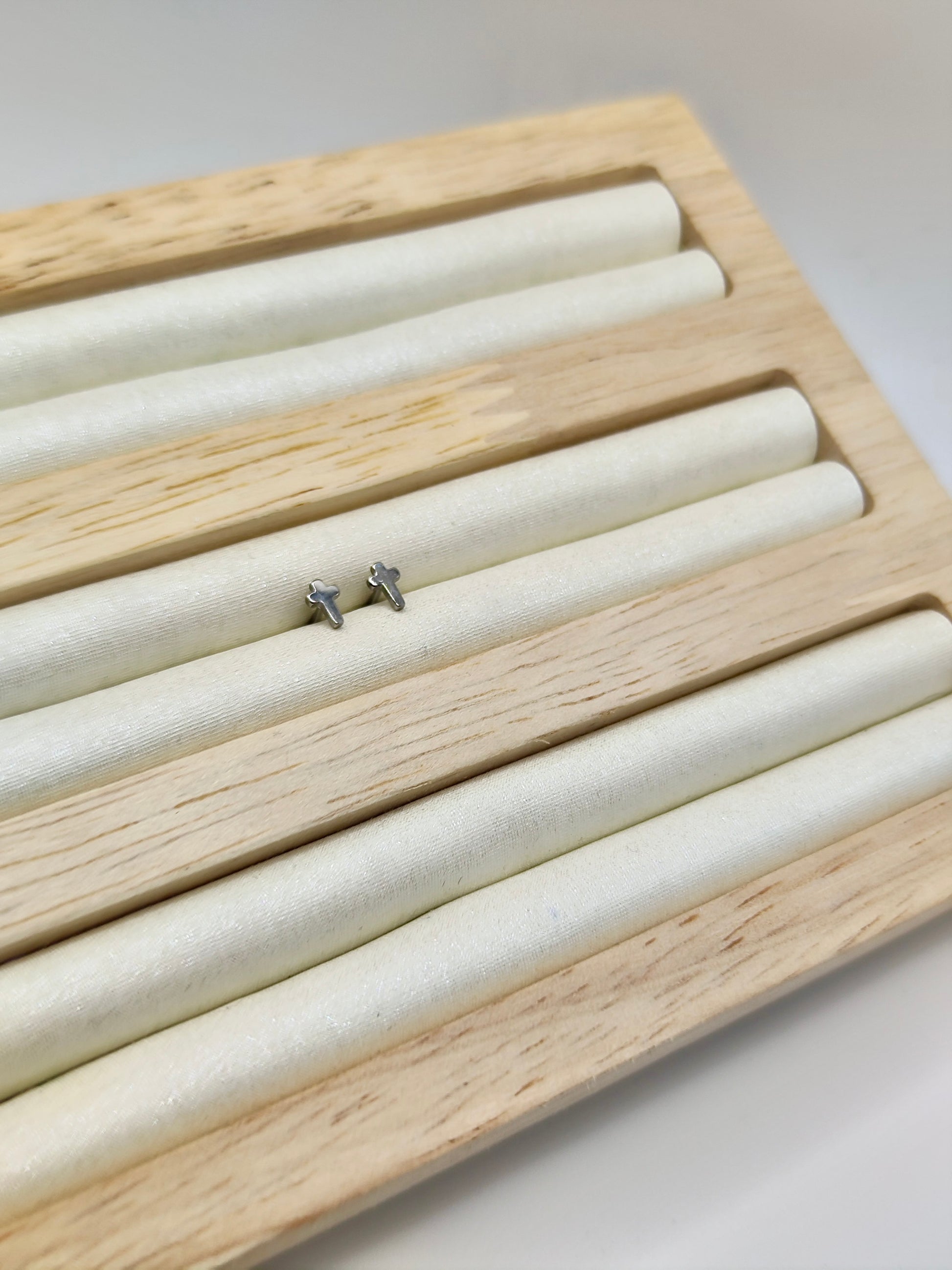 Pendientes Cruz en Acero Inoxidable – Dorado y Plateado