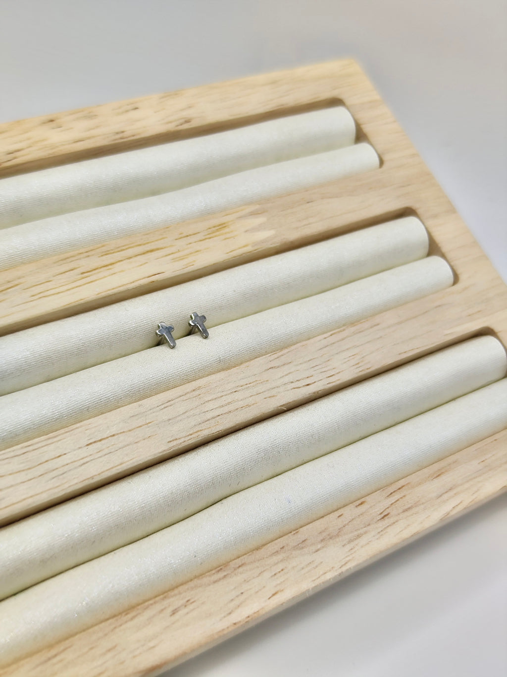 Pendientes Cruz en Acero Inoxidable – Dorado y Plateado