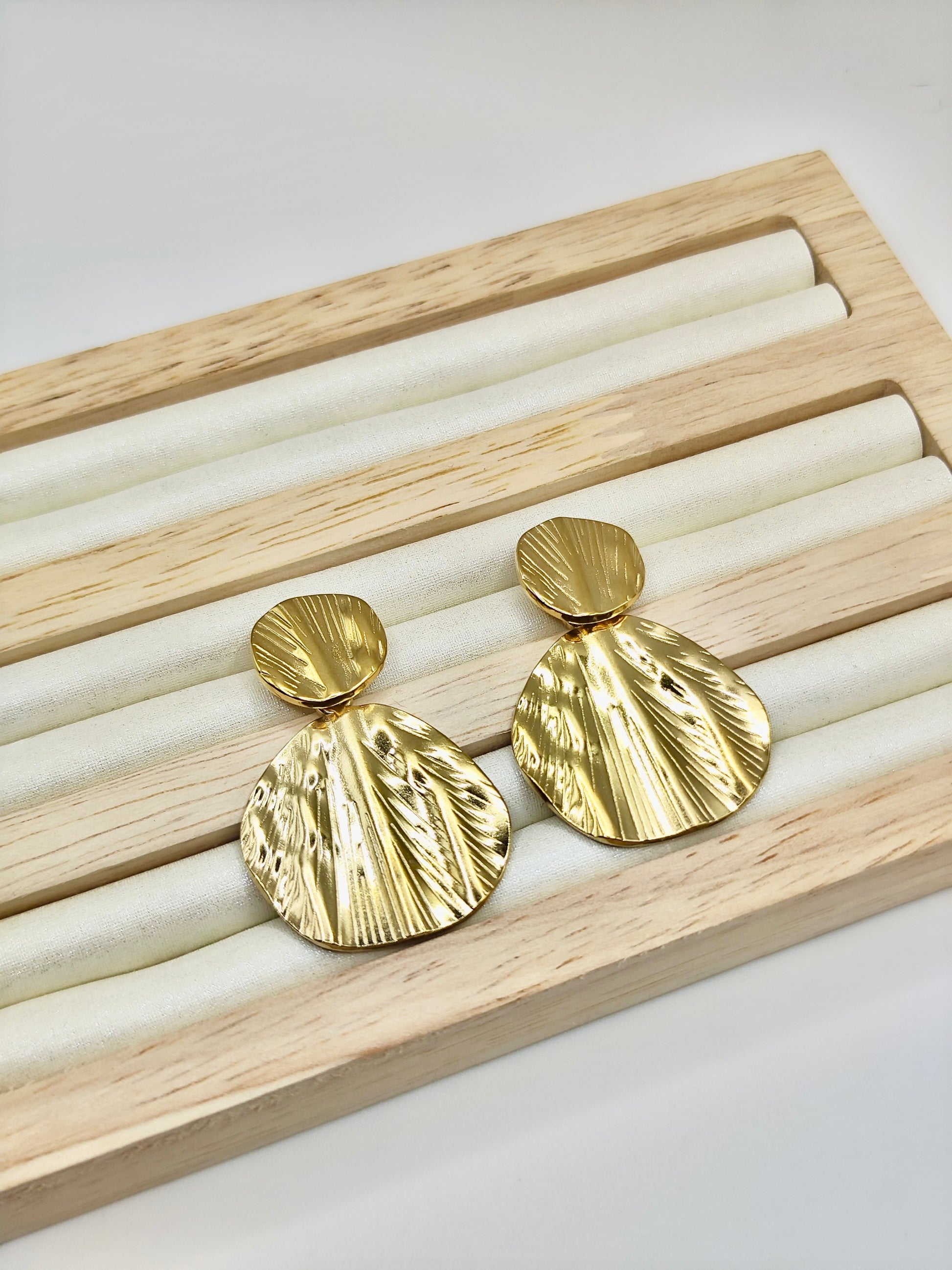 Pendientes Olas de Metal – Dorado y Plateado