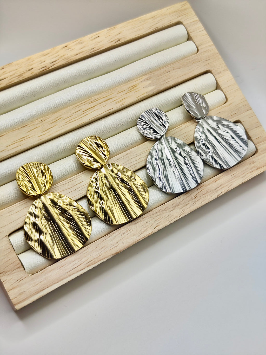 Pendientes Olas de Metal – Dorado y Plateado