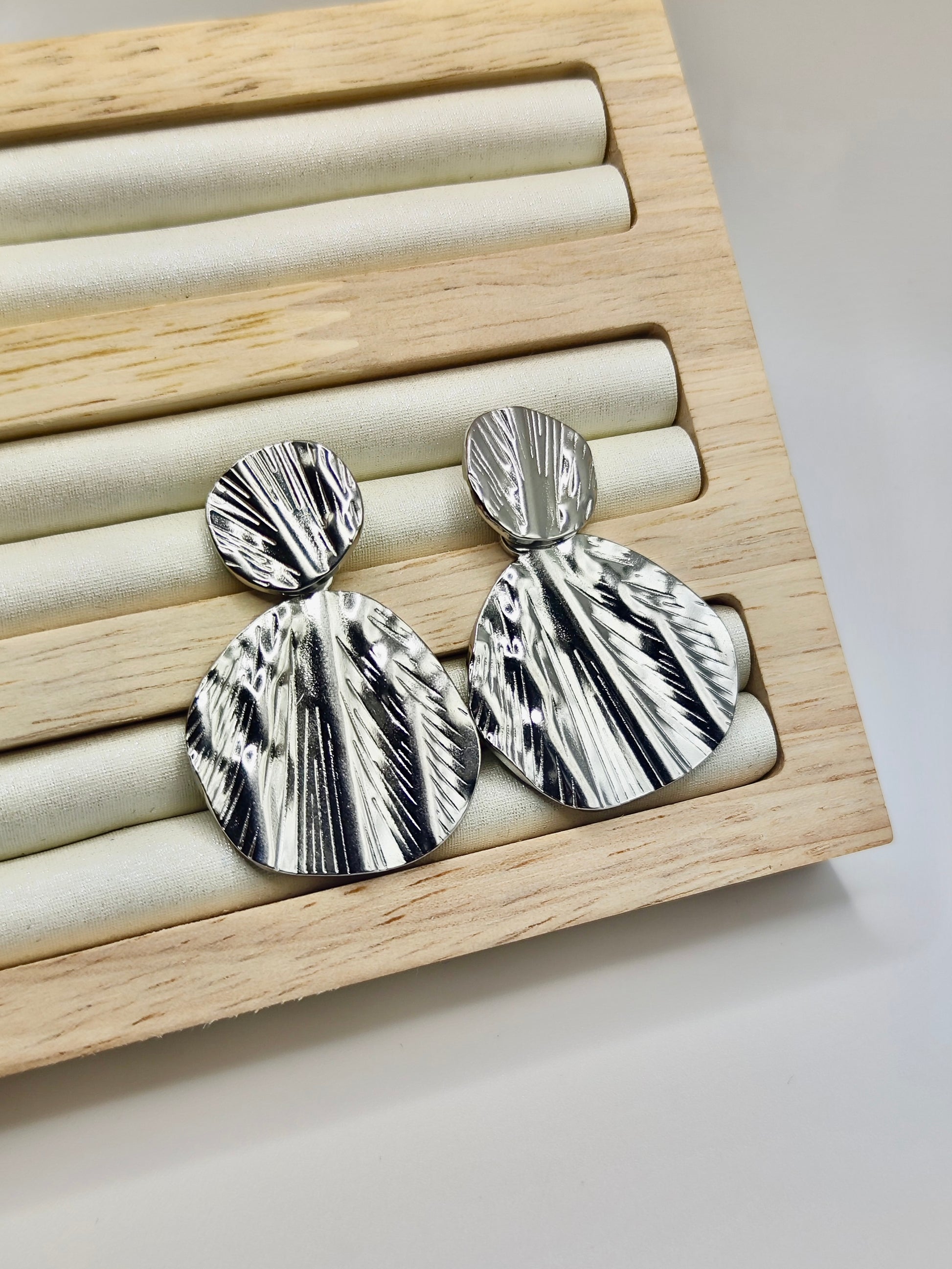 Pendientes Olas de Metal – Dorado y Plateado