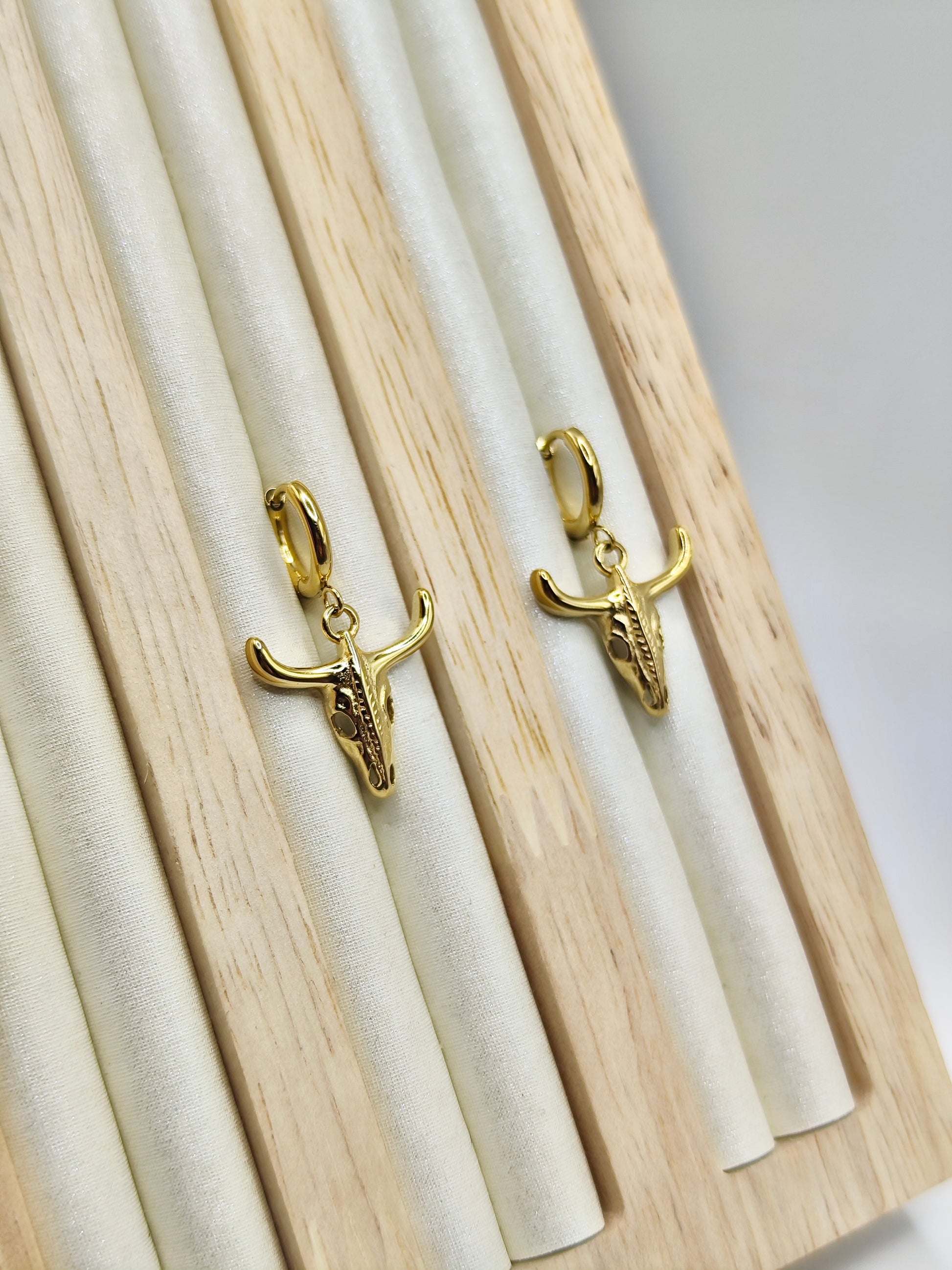 Pendientes Western Skull – Dorado