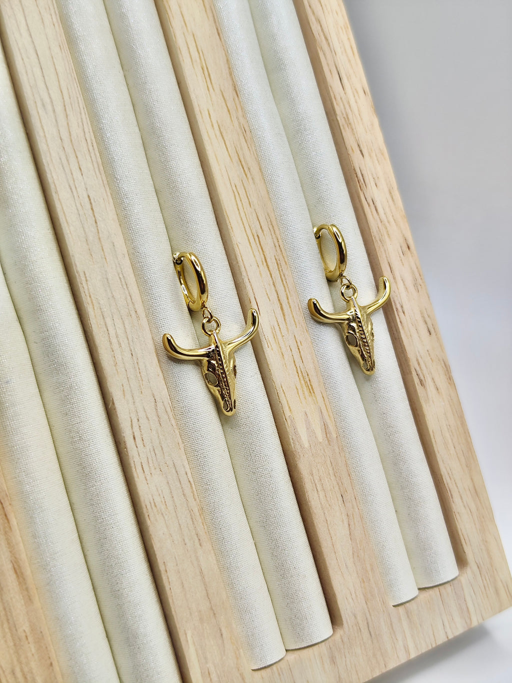 Pendientes Western Skull – Dorado