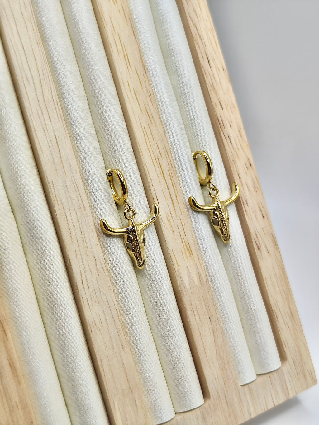 Pendientes Western Skull – Dorado