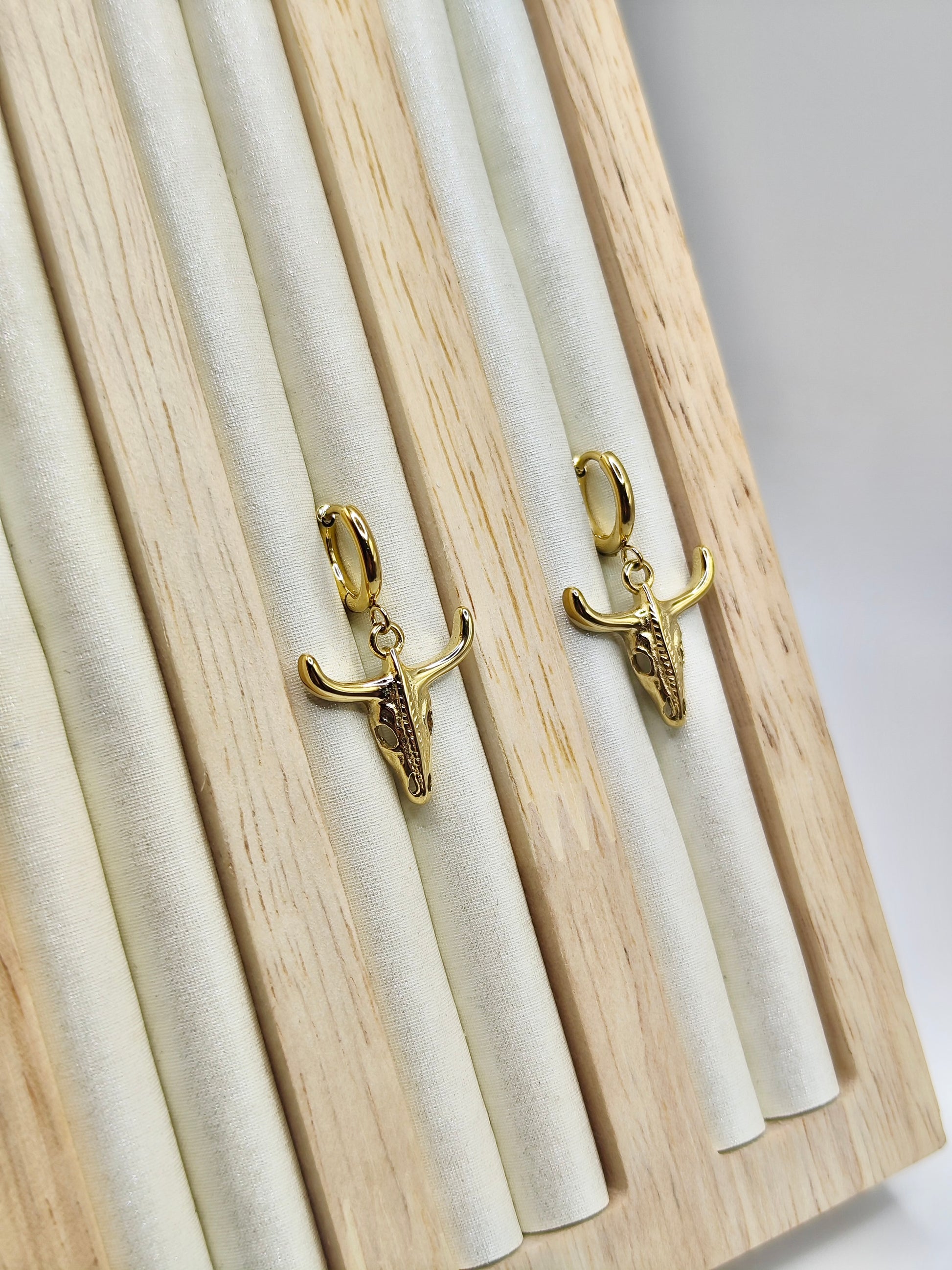 Pendientes Western Skull – Dorado