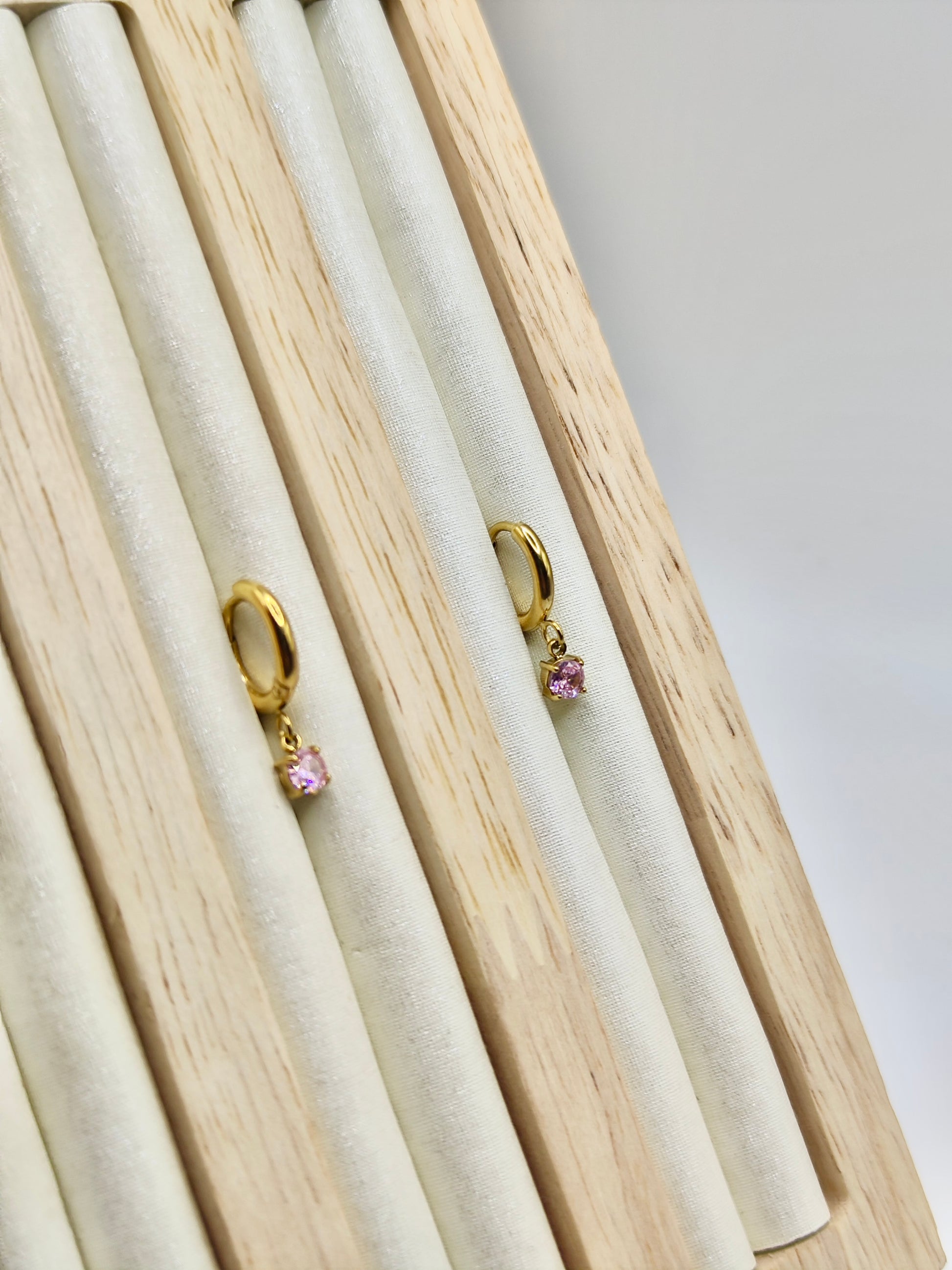 Pendientes Pink Shine – Dorado con Cristal Rosa